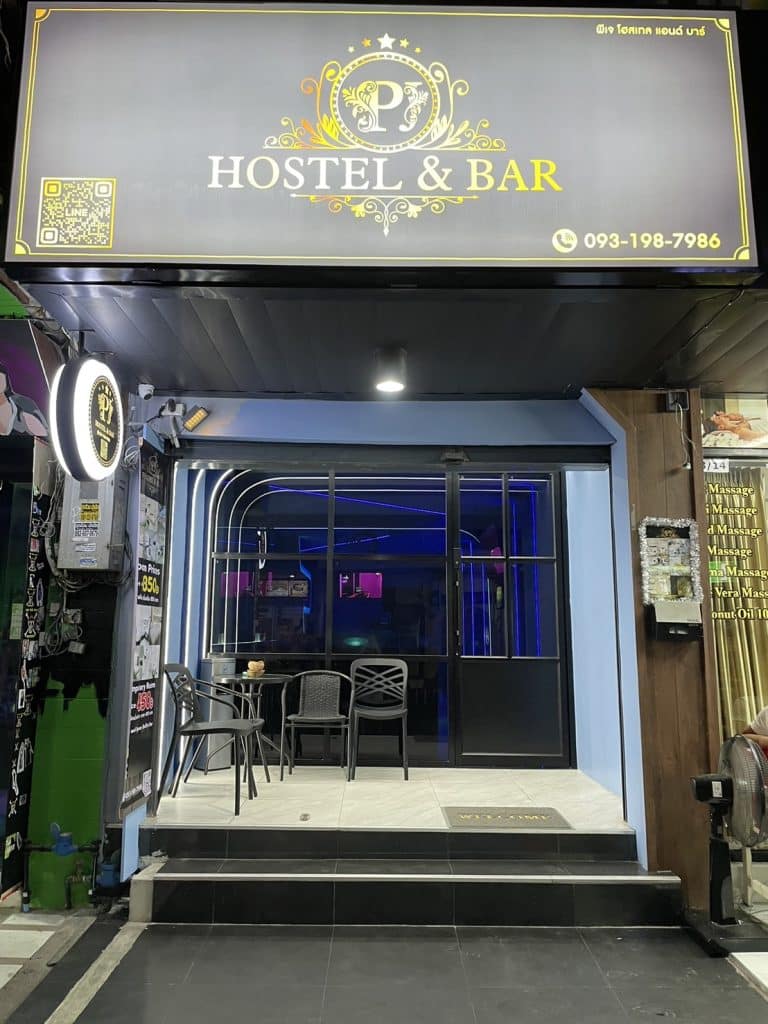 PJ Hostel & Bar